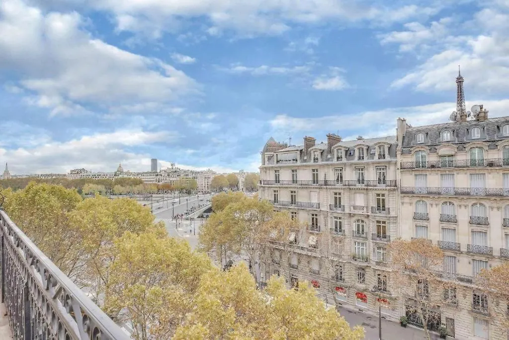 Luxurious Penthouse Near Champs Elysees And Front Of Eiffel Tower *