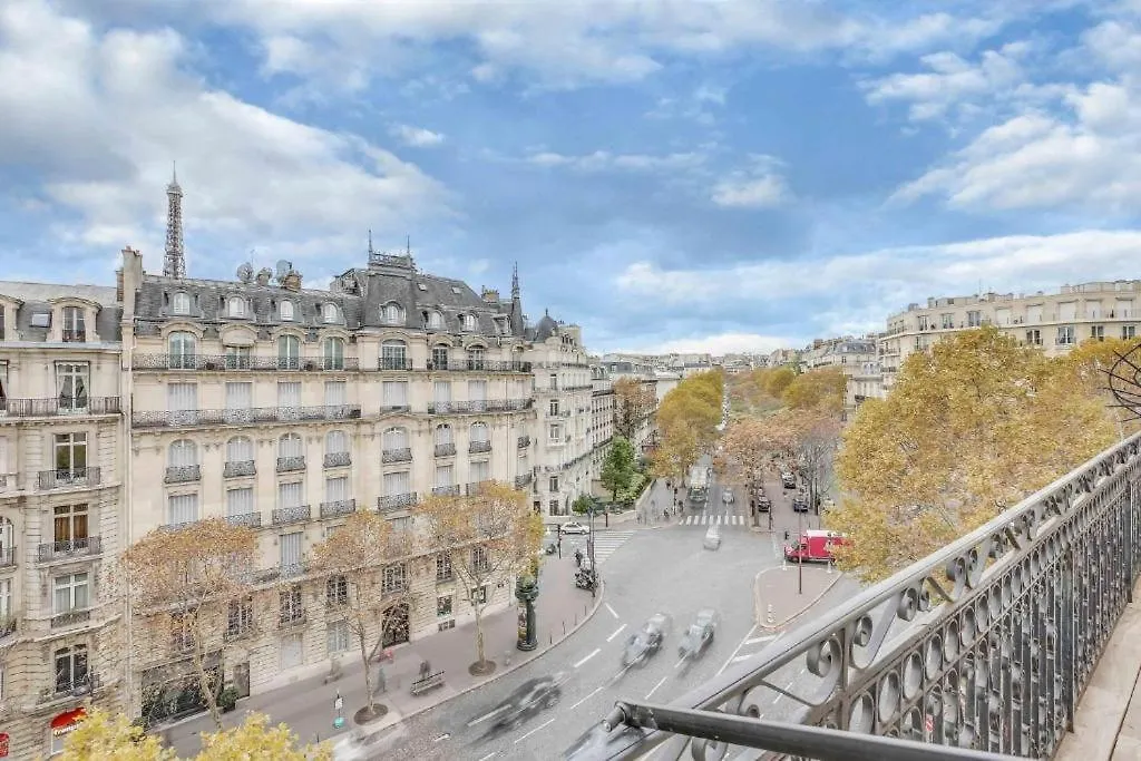 Luxurious Penthouse Near Champs Elysees And Front Of Eiffel Tower