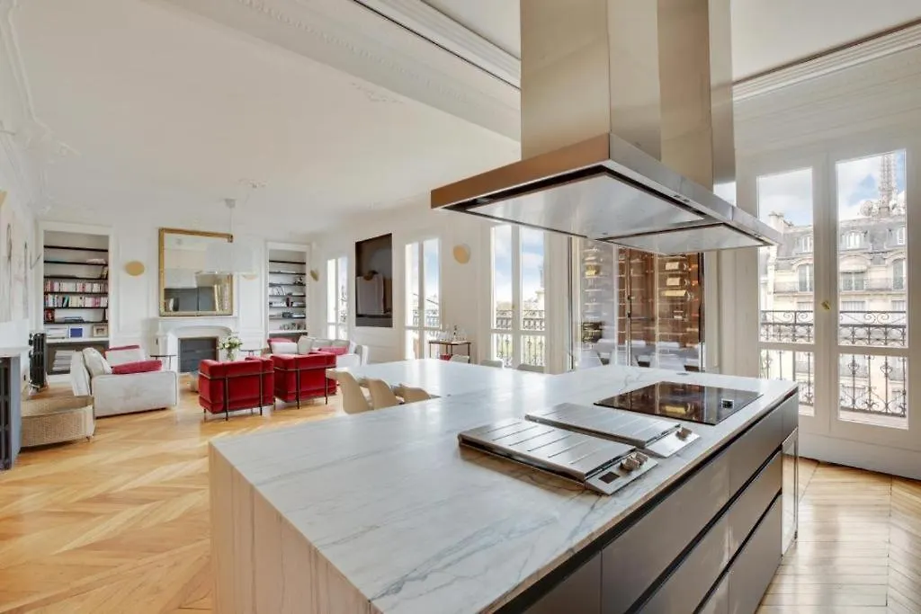 Luxurious Penthouse Near Champs Elysees And Front Of Eiffel Tower Paříž